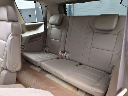 Used 2018 Chevrolet Tahoe LT w/ Luxury Package AWD/4WD image 32