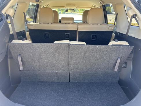 Used 2019 Mitsubishi Outlander SE image 16