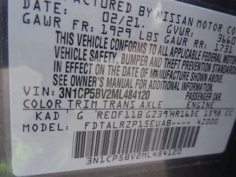 Used 2021 Nissan Kicks S image 33