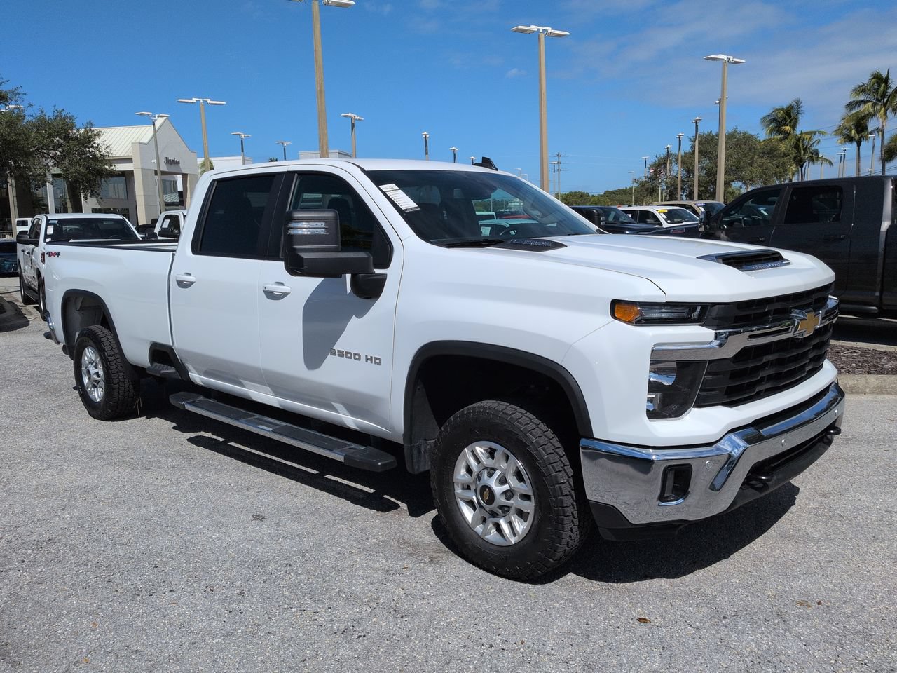 Used 2025 Chevrolet Silverado 2500 LT w/ Safety Package AWD/4WD image 2