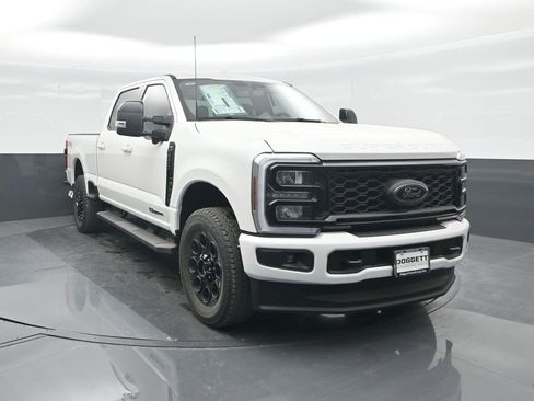 New 2026 Ford F250 Lariat w/ Black Appearance Package image 8