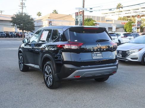 Used 2023 Nissan Rogue SV image 6