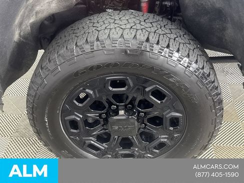 Used 2024 GMC Sierra 2500 AT4 w/ Technology Package AWD/4WD image 14