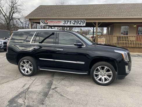Used 2016 Cadillac Escalade 2WD image 1