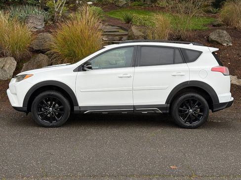 Used 2018 Toyota RAV4 Adventure image 2