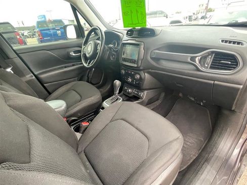 Used 2018 Jeep Renegade Altitude w/ UConnect 8.4 Nav Group image 16