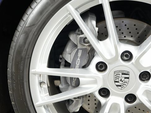 Certified 2024 Porsche 911 Carrera image 38