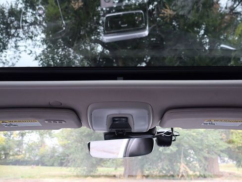 Used 2018 Volvo V60 T5 Cross Country w/ Convenience Package image 28