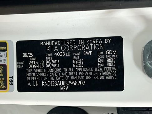 Certified 2025 Kia Soul LX image 30