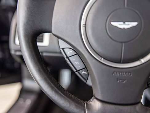 Used 2013 Aston Martin DB9 Coupe image 23