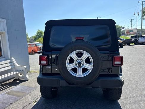 Used 2018 Jeep Wrangler Unlimited Sport S AWD/4WD image 5