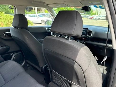 Used 2021 Hyundai Venue SE FWD image 22