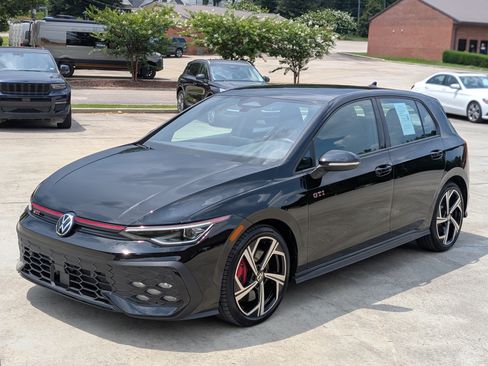 Used 2026 Volkswagen GTI SE FWD image 5