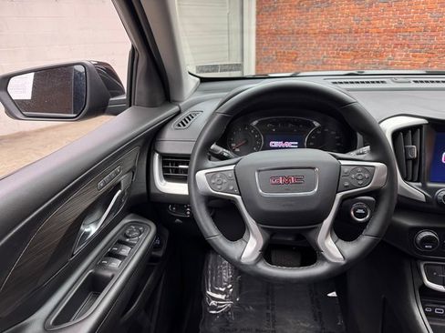 Used 2024 GMC Terrain SLT image 13