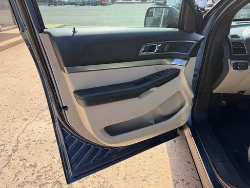Used 2018 Ford Explorer XLT FWD image 11