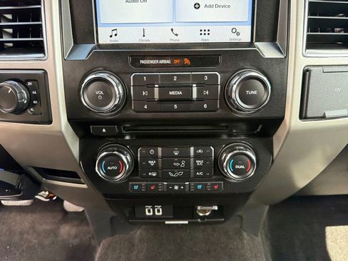 Used 2017 Ford F150 Lariat AWD/4WD image 24