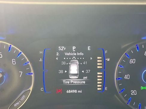 Used 2023 Chrysler Voyager LX FWD image 15