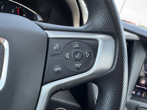Used 2022 GMC Terrain SLE w/ Driver Convenience Package FWD image 17
