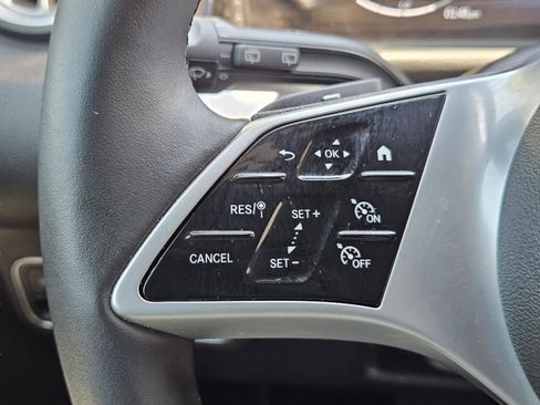 Certified 2025 Mercedes-Benz GLB 250 4MATIC image 17