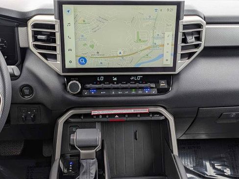 Used 2025 Toyota Tundra Limited AWD/4WD image 21