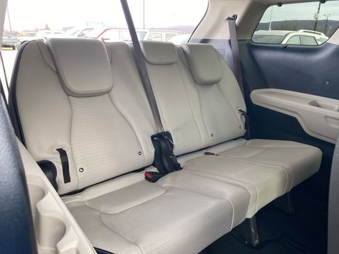 Certified 2025 Kia Carnival SX Prestige image 17