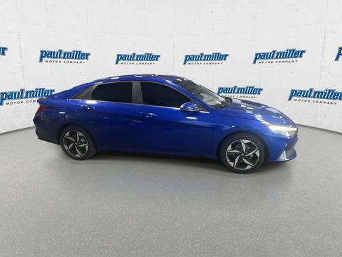 Used 2022 Hyundai Elantra SEL w/ Convenience + Premium Package FWD image 13