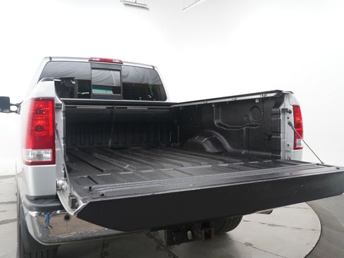 Used 2013 Nissan Titan SV w/ SV Value Truck Pkg image 13