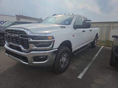 Used 2025 RAM 2500 Tradesman AWD/4WD image 3