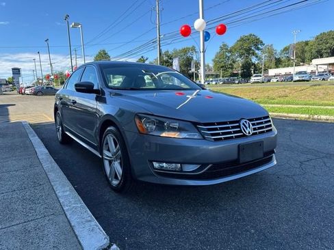 Used 2013 Volkswagen Passat TDI SE FWD image 4