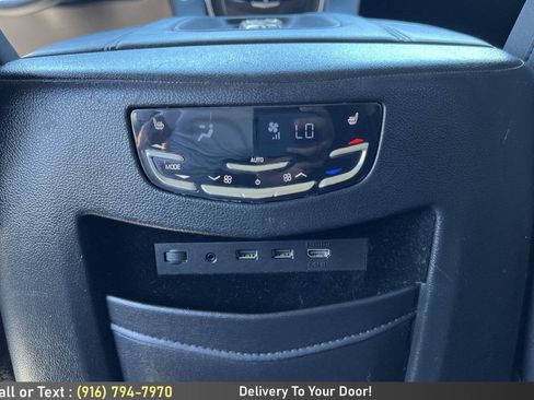Used 2017 Cadillac Escalade ESV Premium Luxury AWD/4WD image 29