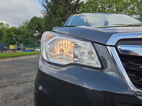 Used 2016 Subaru Forester 2.5i Premium w/ All-Weather Package AWD/4WD image 5