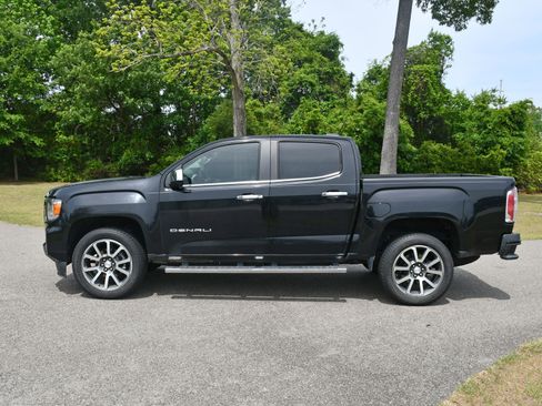 Used 2021 GMC Canyon Denali RWD image 2