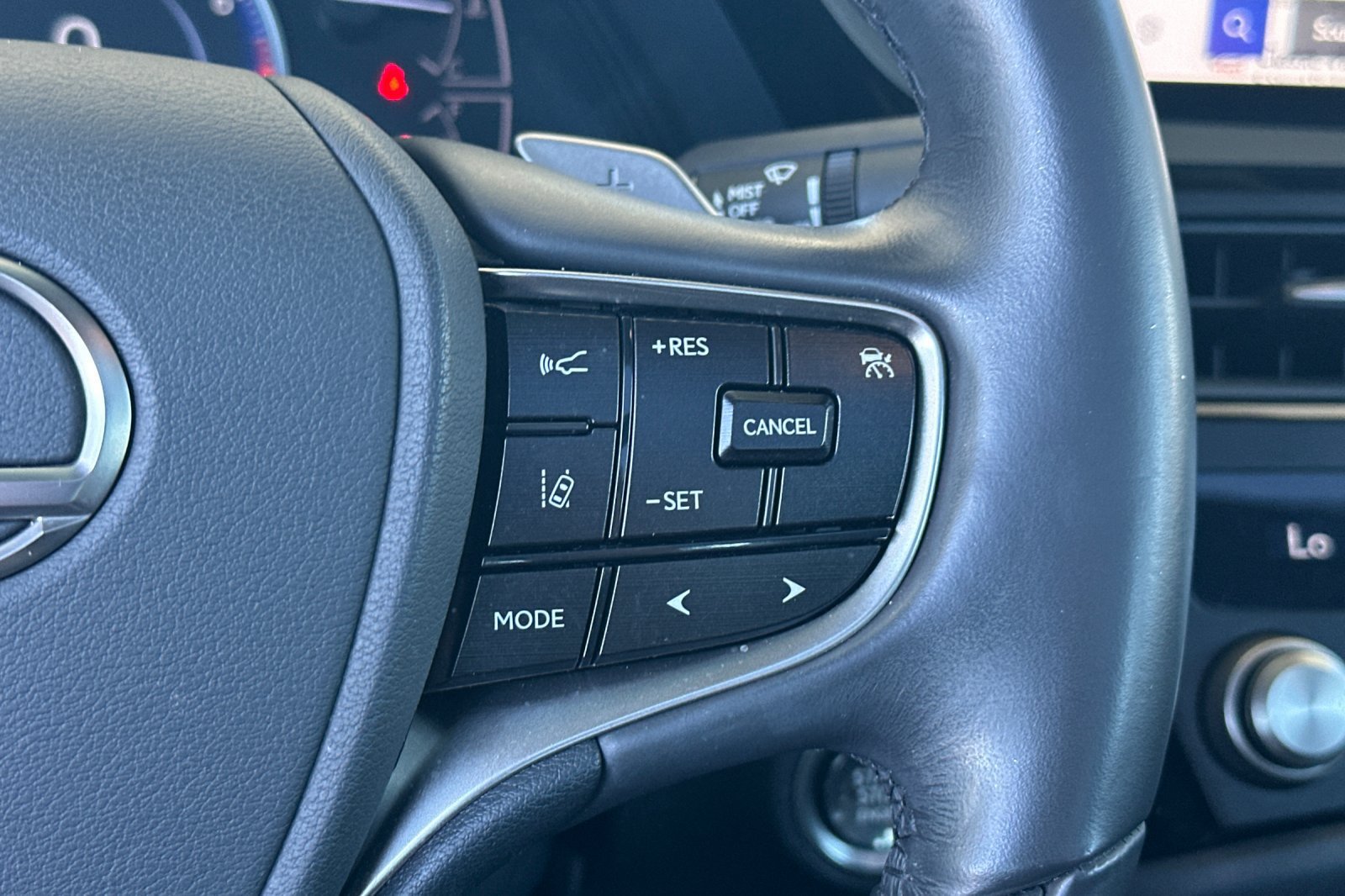 Used 2023 Lexus ES 350 Ultra Luxury w/ Accessory Package (Z2) FWD image 29