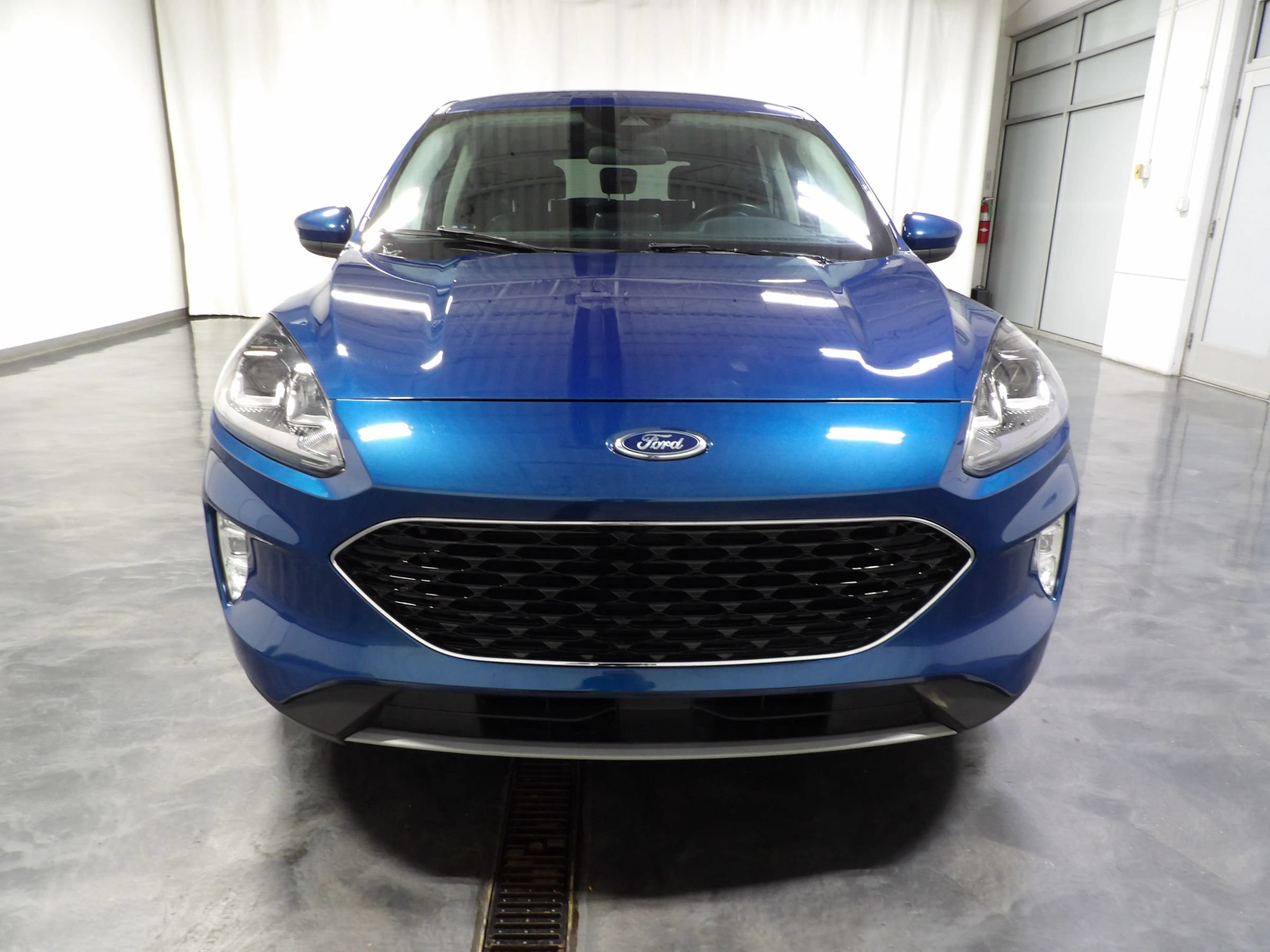 Used 2022 Ford Escape SEL FWD image 2