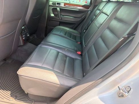 Used 2006 Volkswagen Touareg V10 TDI AWD/4WD image 6