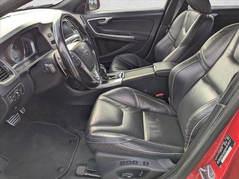 Used 2015 Volvo S60 T6 R-Design image 16