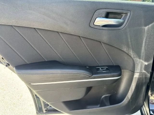 Used 2022 Dodge Charger SXT RWD image 21