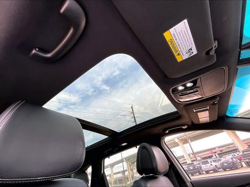 Used 2016 Kia Sorento SX image 13