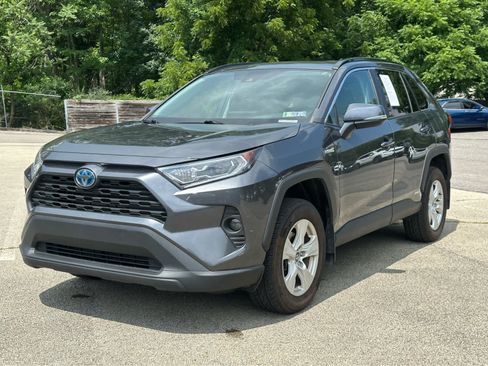Used 2021 Toyota RAV4 XLE w/ Convenience Package AWD/4WD image 1