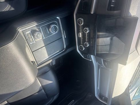 Used 2023 Ford Expedition XLT AWD/4WD image 23