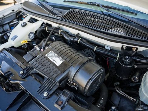 Used 2009 Chevrolet Express 3500 image 20