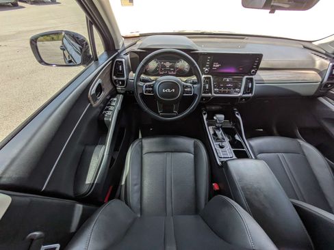 Certified 2023 Kia Sorento S w/ Panoramic Sunroof Package AWD/4WD image 18