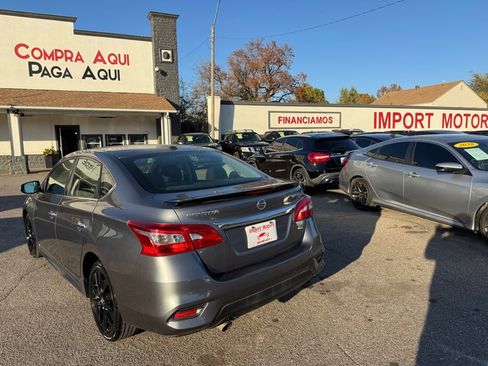 Used 2017 Nissan Sentra SR Turbo w/ SR Midnight Edition image 8