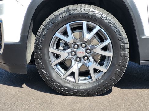 Used 2023 GMC Acadia SLT AWD/4WD image 8