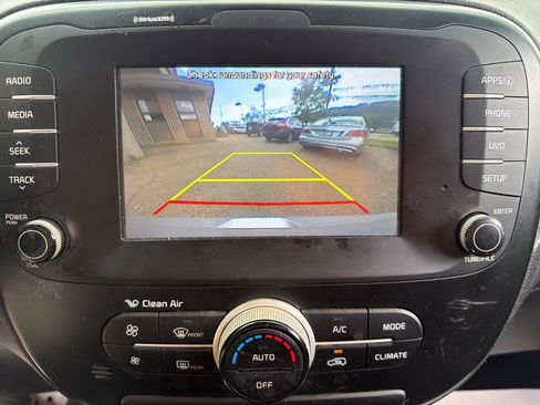 Used 2019 Kia Soul w/ Convenience Package FWD image 9