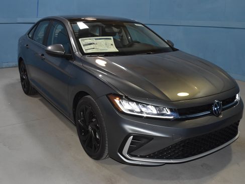 New 2026 Volkswagen Jetta SE FWD image 1