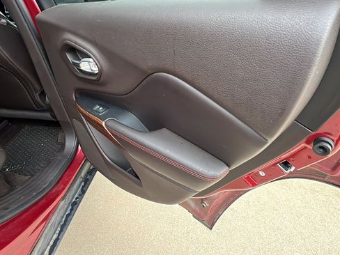 Used 2014 Jeep Cherokee Trailhawk w/ Technology Group image 22