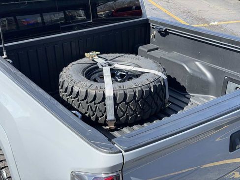 Used 2018 Toyota Tacoma TRD Sport image 18