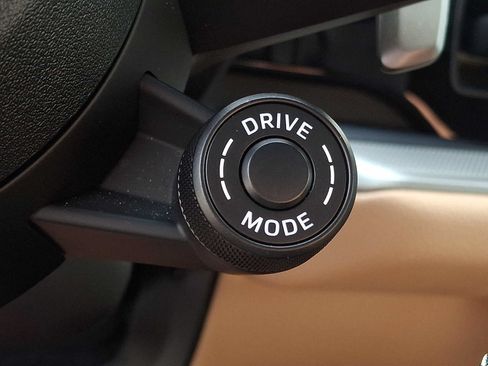 Used 2025 Porsche Cayenne E-Hybrid AWD/4WD image 22