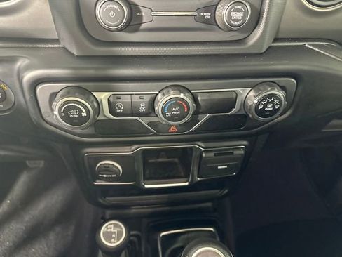Used 2021 Jeep Wrangler Sport image 22